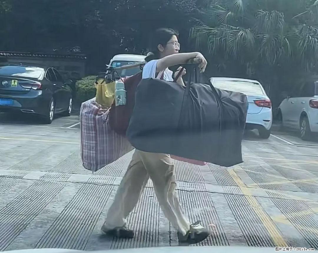 全网追的“扁担女孩”,找了一份暑假工,时薪12元 - 包头生活资讯 - 包头28生活网 bt.28life.com