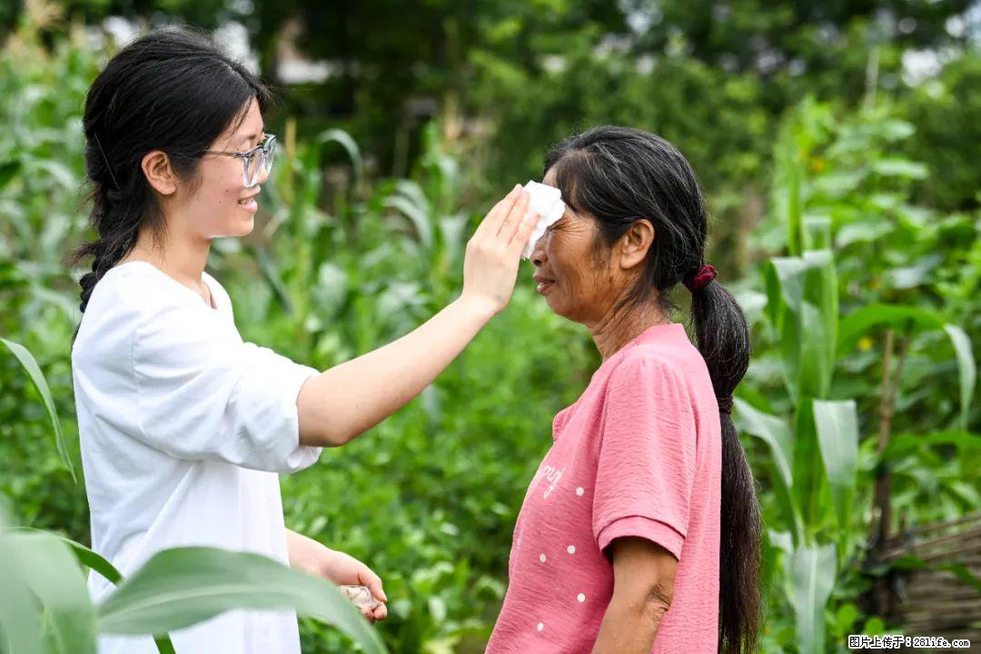 全网追的“扁担女孩”,找了一份暑假工,时薪12元 - 包头生活资讯 - 包头28生活网 bt.28life.com